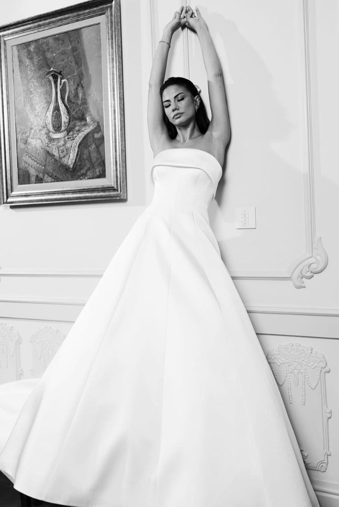 Demet Özdemir wears Nihan Peker at her wedding